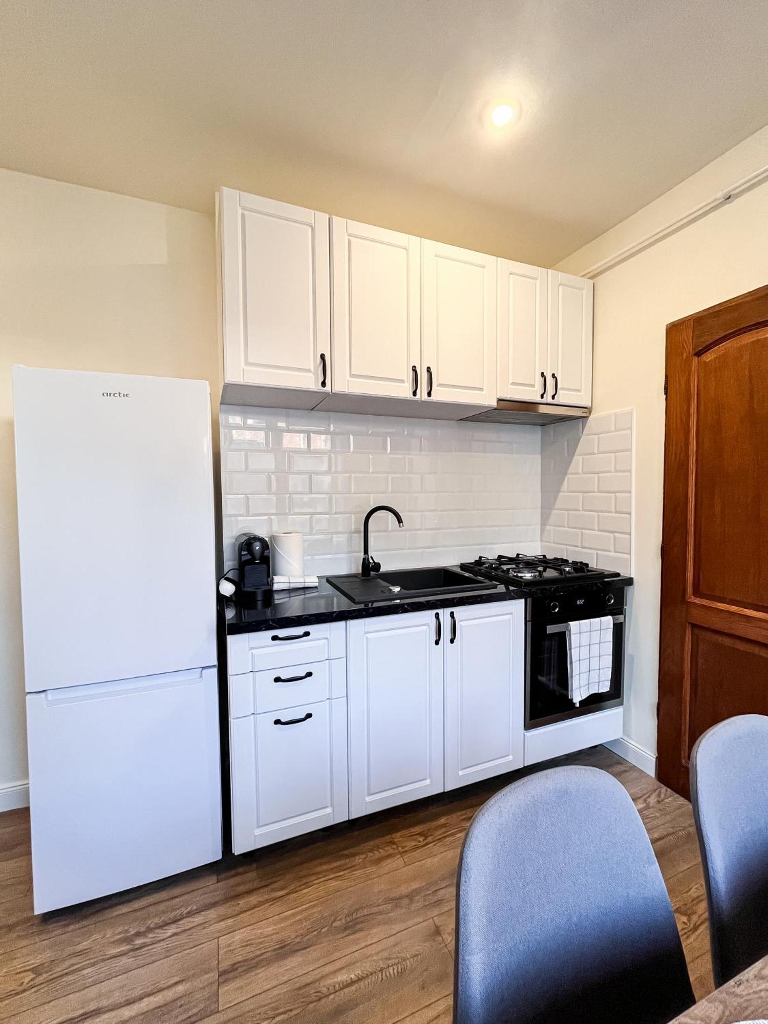 La Teatru - 2Bd Apartment Near Theatre And Old Town ブラショフ エクステリア 写真