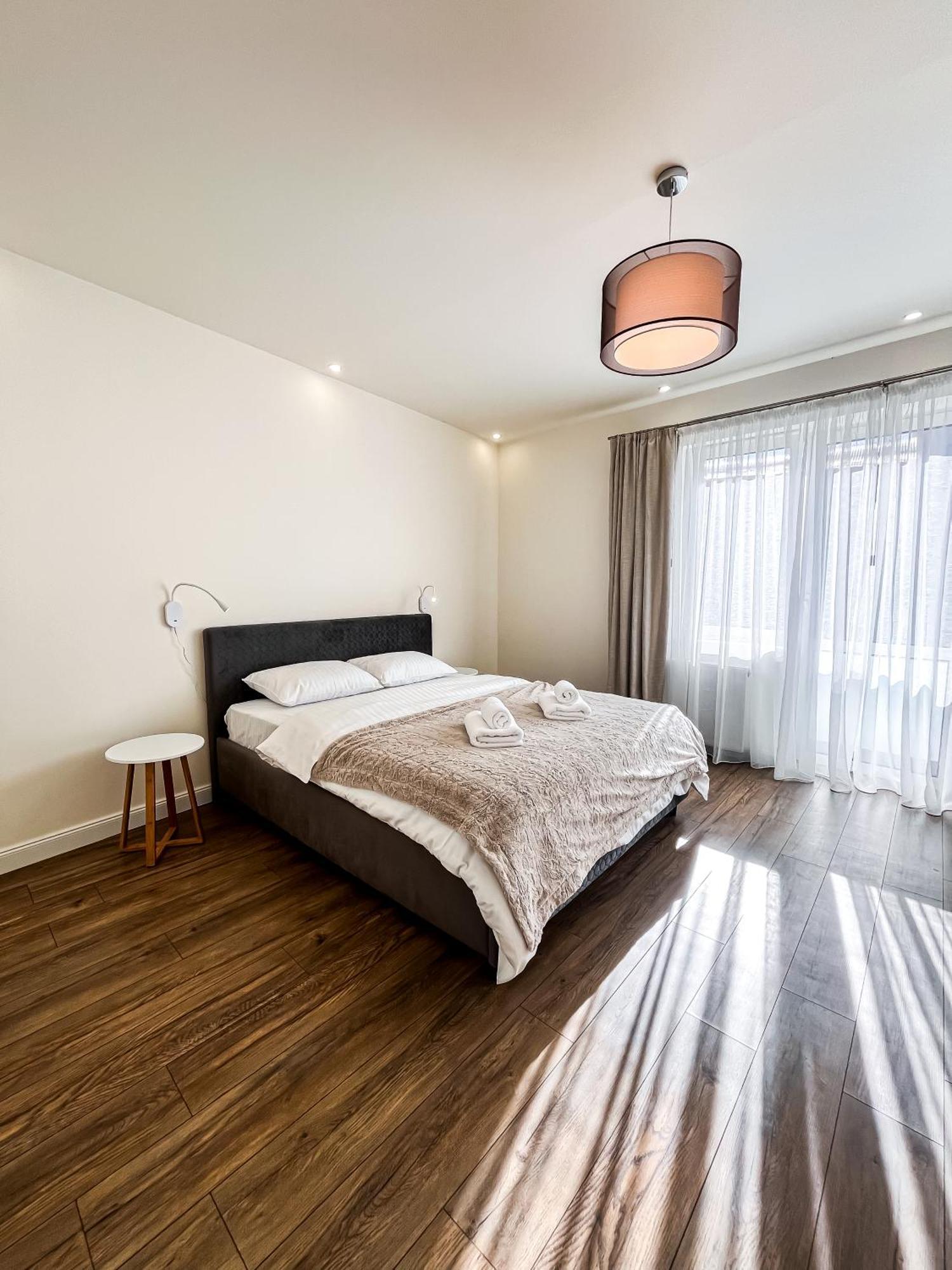 La Teatru - 2Bd Apartment Near Theatre And Old Town ブラショフ エクステリア 写真
