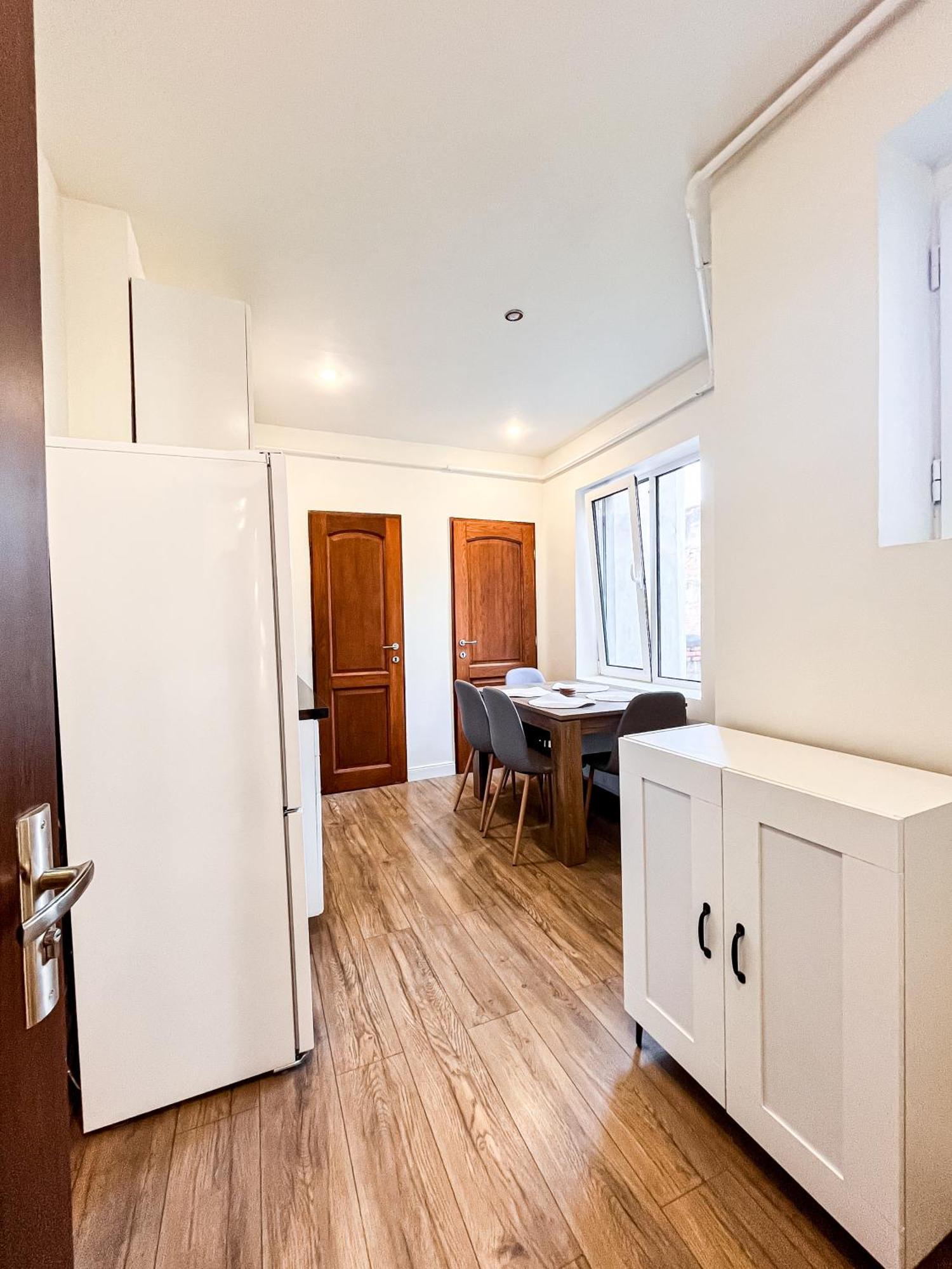 La Teatru - 2Bd Apartment Near Theatre And Old Town ブラショフ エクステリア 写真